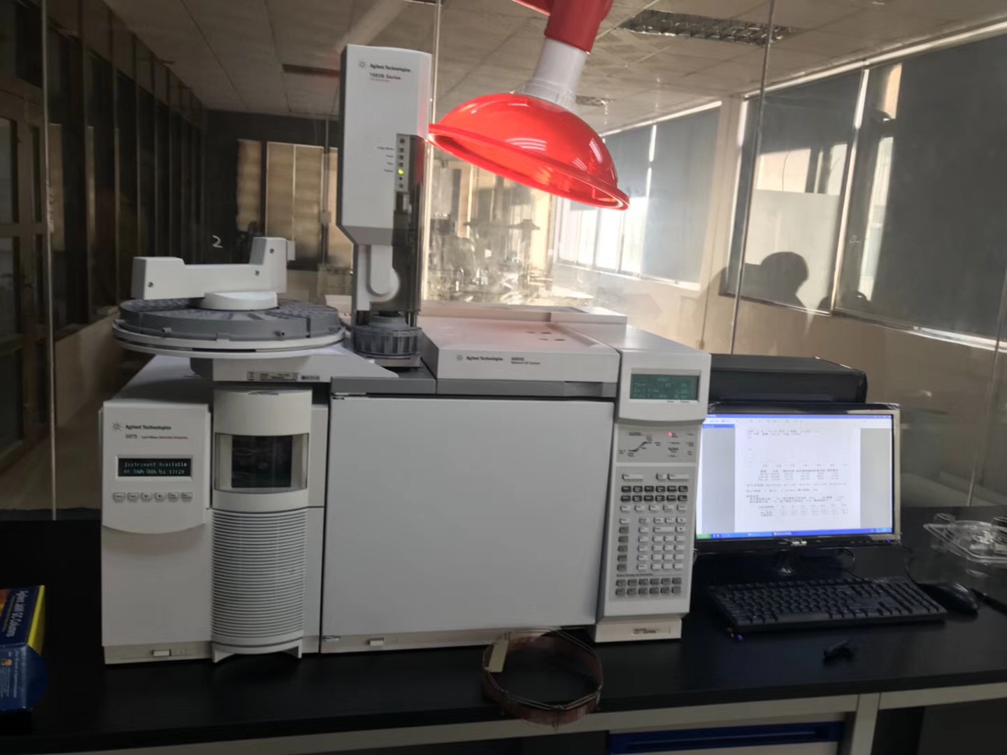 東莞某實驗室購買我司安捷倫 GCMS 6890N-5975安裝調試完畢。