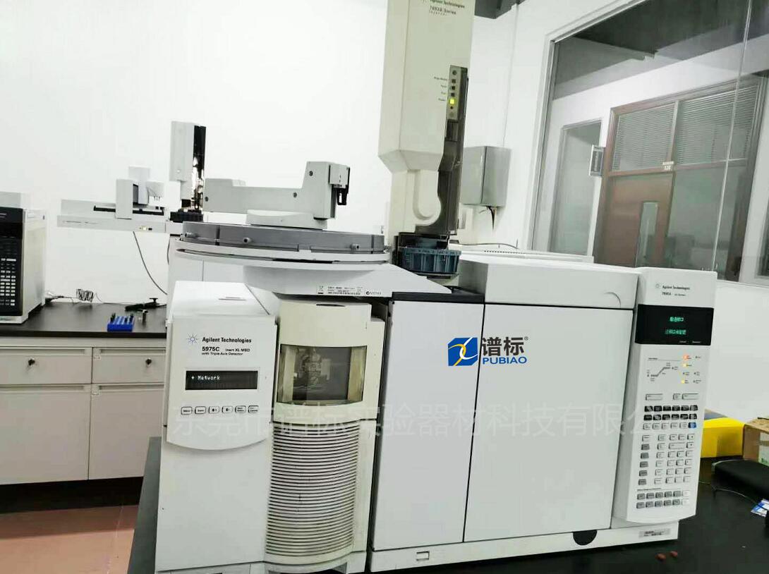 工程師耐心的為廣州客戶技術(shù)人員培訓(xùn)講解氣質(zhì)聯(lián)用7890A-5975C的操作使用